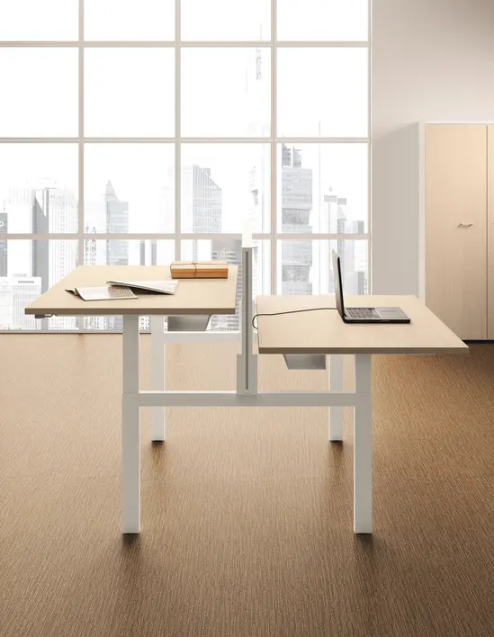 Бюро с регулиране на височината UP