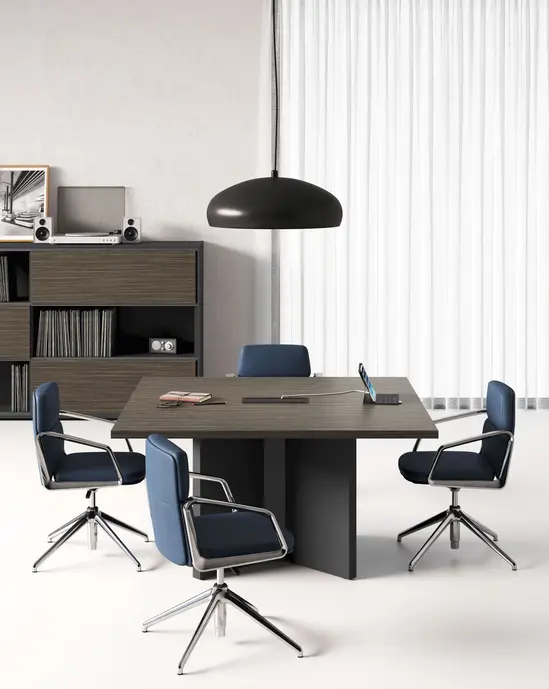 Заседателна маса ELITE 02- снимка в офис, с 4 стола