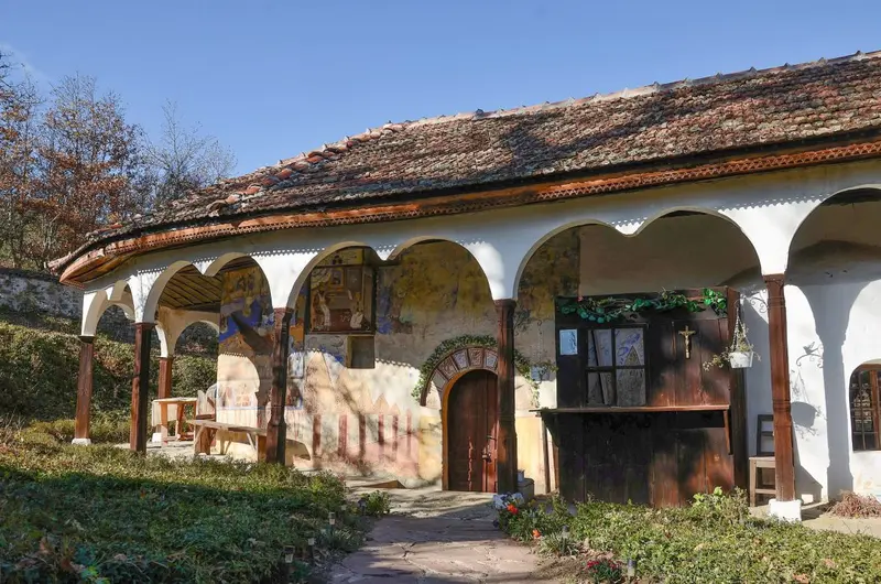 Две Божии места имат нужда от нашата помощ